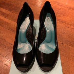 oka.B Peep Toe Wedge color: licorice size: 10